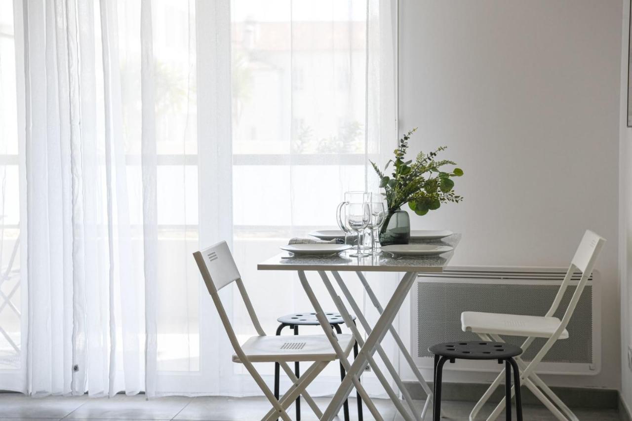 Appart Avec Terrasse Et Parking A 2 Min Du Metro Marseilles Exterior foto