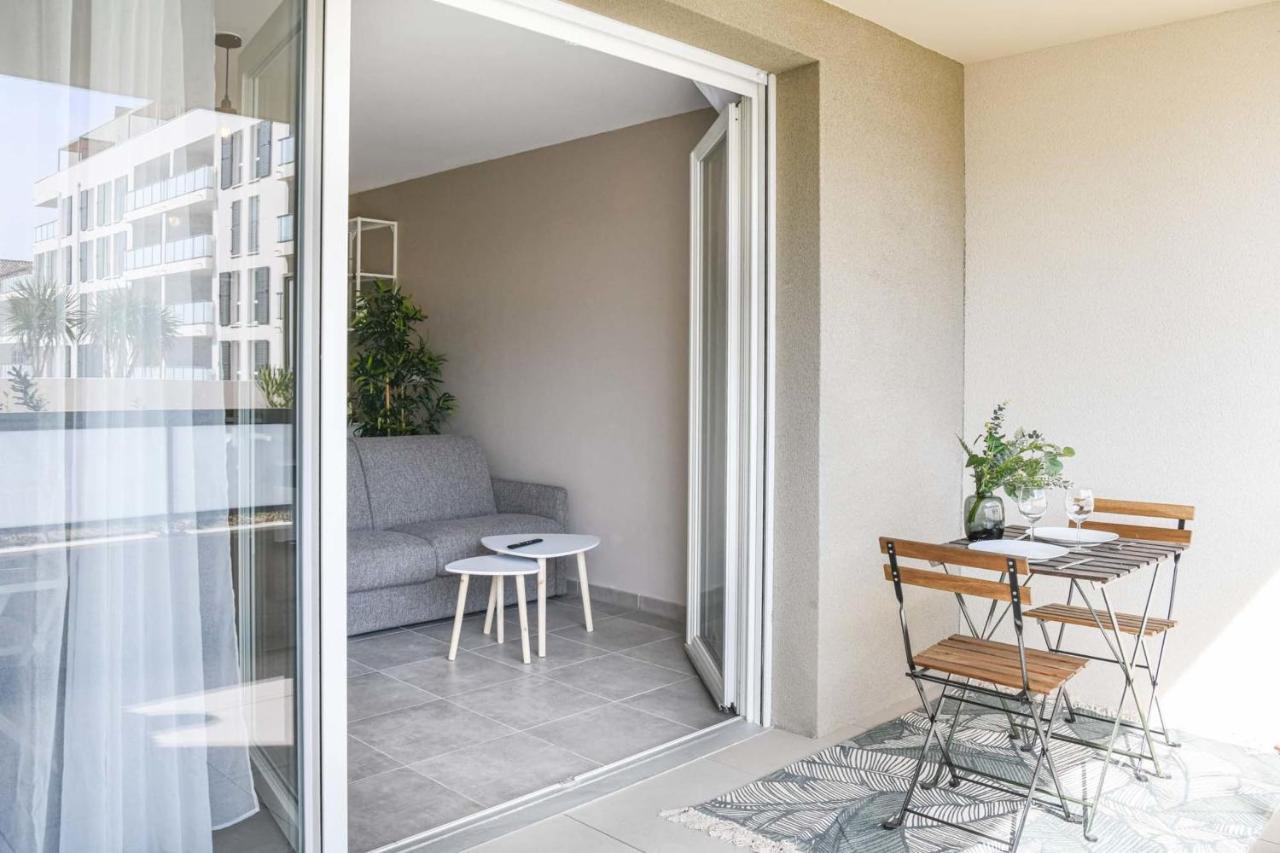 Appart Avec Terrasse Et Parking A 2 Min Du Metro Marseilles Exterior foto