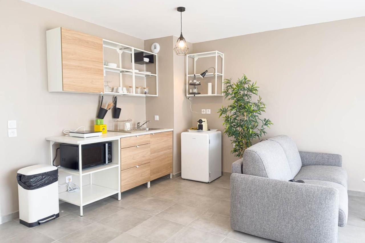 Appart Avec Terrasse Et Parking A 2 Min Du Metro Marseilles Exterior foto